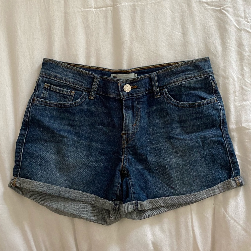 High-Rise Levi’s shorts